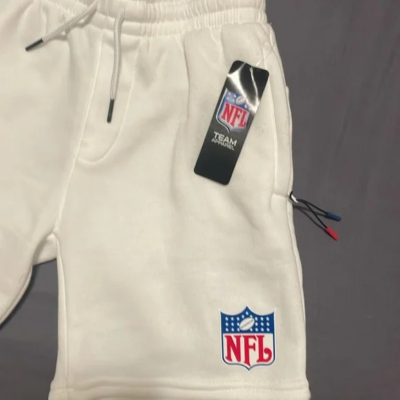 NFL trainer short NWT boys medium - Picture 2 of 5